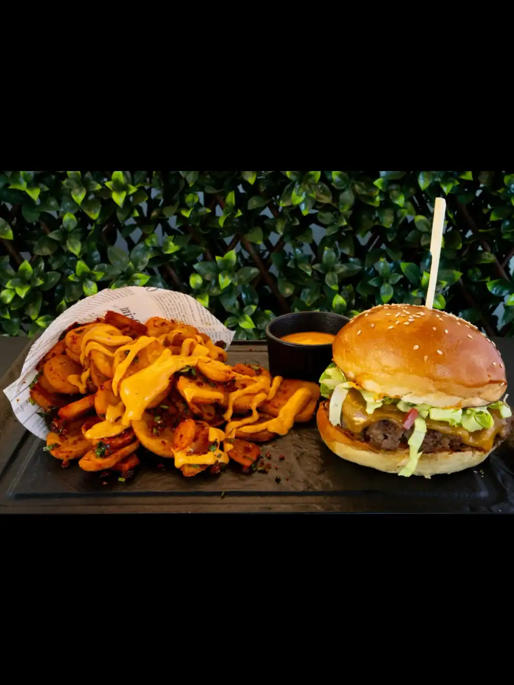 Burgers — meniul Tony's Eat & Drink Huși